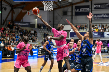 Lorient, Levallois et Les Sables en tête