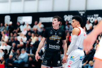 Levallois toujours intouchable, Tours et Les Sables en embuscade