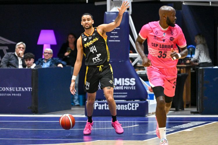Levallois seul leader à l’Ouest, Tours monte en puissance